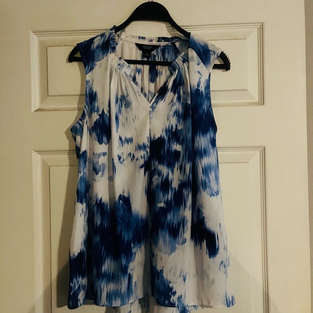 Simply Vera Vera Wang Blue & White Tie-Dye Sleeveless V-Neck top